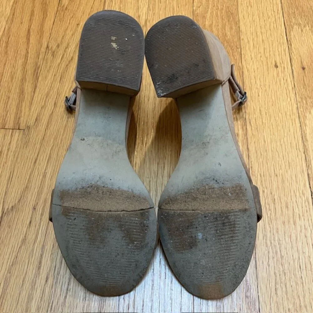 Steve Madden Irenee Block Heel nubuck Sandal in Tan size 6